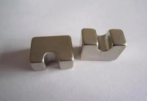 Ni Cu Ni Coating N38 NdFeB Magnet Block รูปทรงพิเศษสำหรับเครื่องจักรฮาร์ดแวร์
