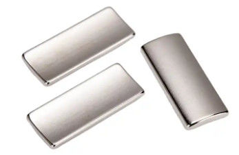 แม่เหล็กนีโอดิเมียมมอเตอร์แบบกำหนดเอง Arc Shape แม่เหล็ก NdFeB เคลือบอีพ็อกซี่