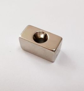 OEM Ndfeb N45 บล็อกแม่เหล็กรูปสี่เหลี่ยมผืนผ้า Countersunk Hole Magnets