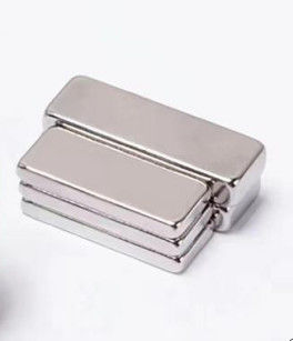 Zn Coating Block แม่เหล็ก NdFeB แม่เหล็กนีโอไดเมียมซินเทอร์อันทรงพลัง